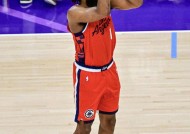 转折点克里夫兰骑士回应争议，NBA季后赛转会期攻防权衡，话题不断，赛程密集仍需轮换的简单介绍-英雄联盟投注