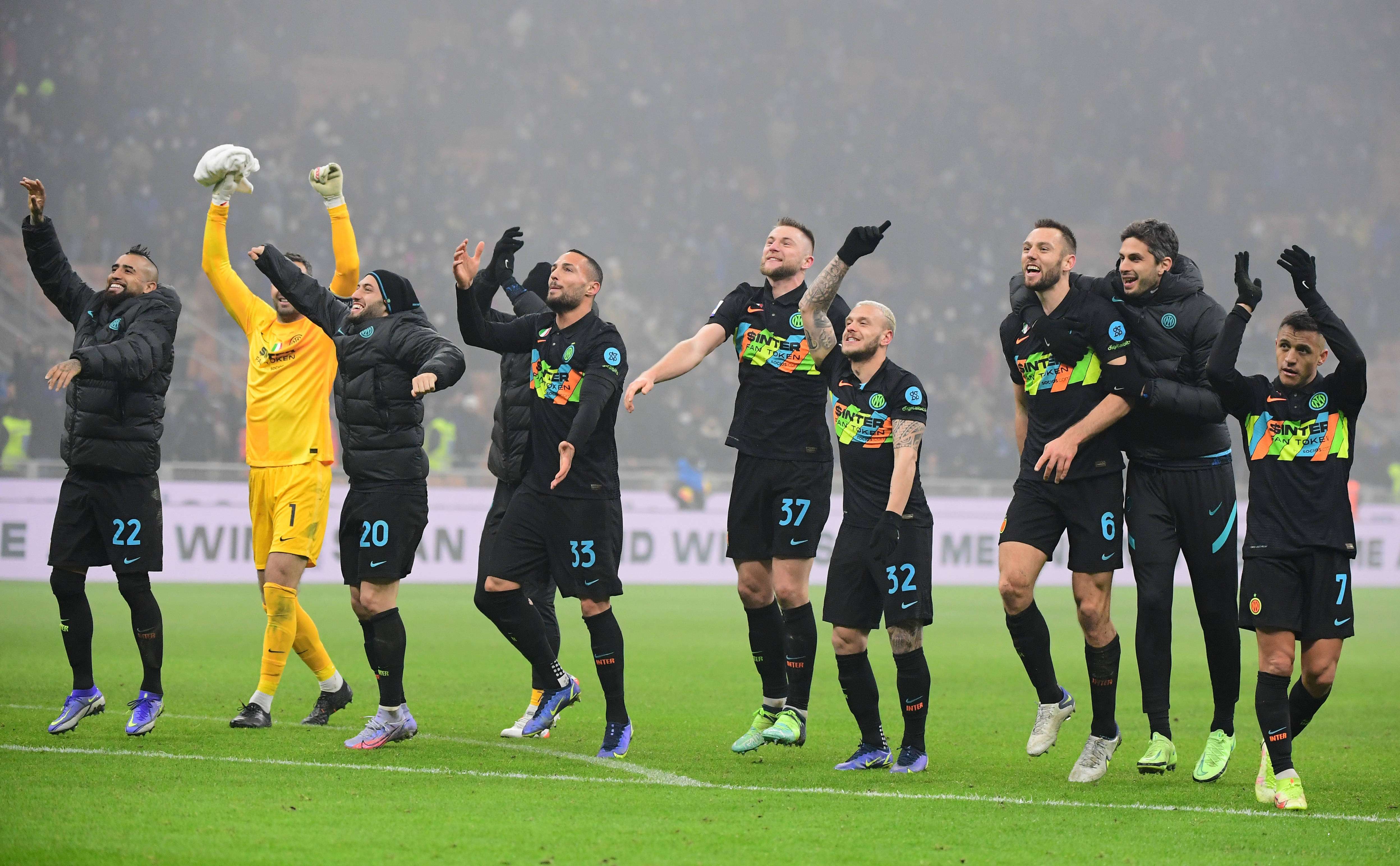 尤文图斯训练开放日;转会期战术微调引欢呼;意甲在即;轮换策略成焦点的简单介绍 尤文图斯训练开放日;转会期战术微调引欢呼;意甲在即;轮换策略成焦点的简单介绍