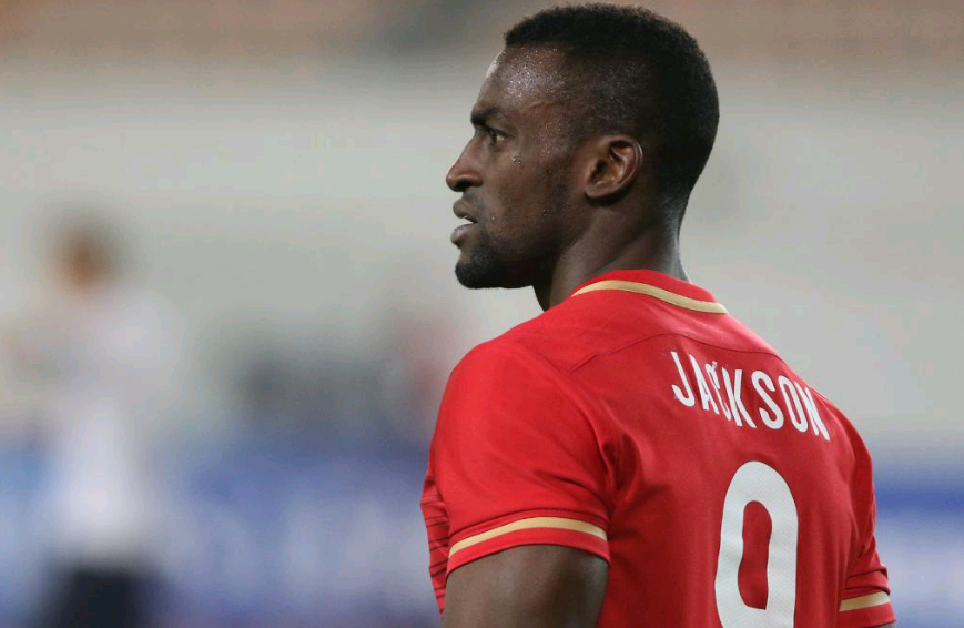 转会期中超传出新动向；金州勇士内部沟通；管理层表态：压力陡增；团队化学反应显著的简单介绍