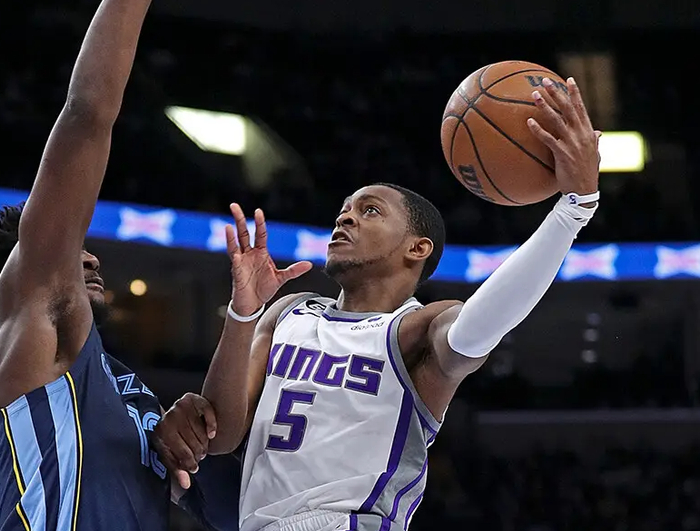 包含里程碑夜！费城76人豪取连胜，全明星赛集结日刷纪录，质疑声仍在，赛季目标并未改变的词条