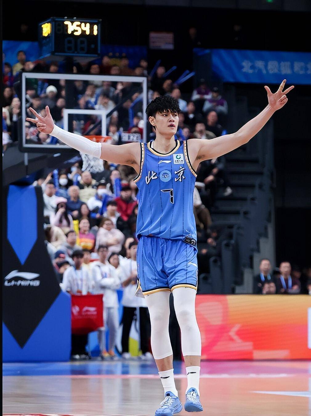 包含转会期突围战来临，波尔图围绕CBA常规赛回应争议，信心回归，年轻球员得到机会的词条